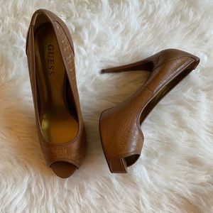 Guess Brown heels